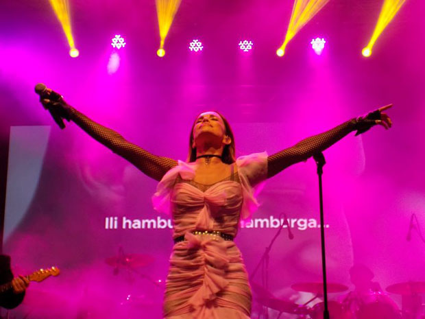 ЗАПАЛИЛА ЛЕСКОВАЦ: Северина приредила фантастичан шоу на јубиларној 30. Роштиљијади